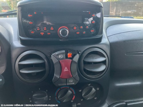 Fiat DOBLO ATTRACTIVE 7 LUGARES 2014/2015